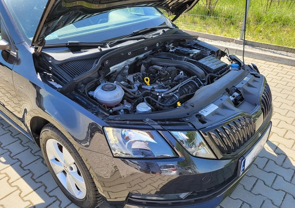 Skoda Octavia cena 49500 przebieg: 68000, rok produkcji 2019 z Człuchów małe 529